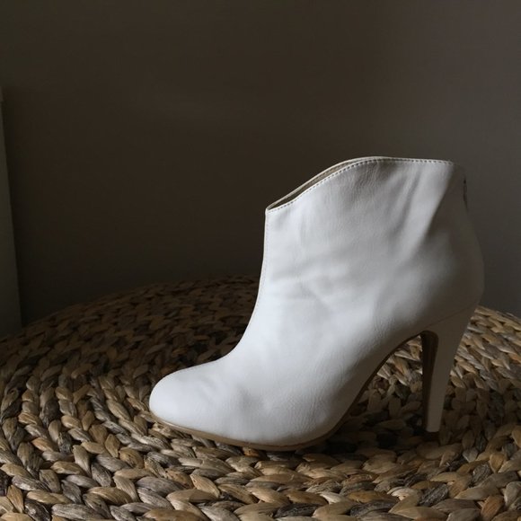 High heel shoe - Picture 2 of 5